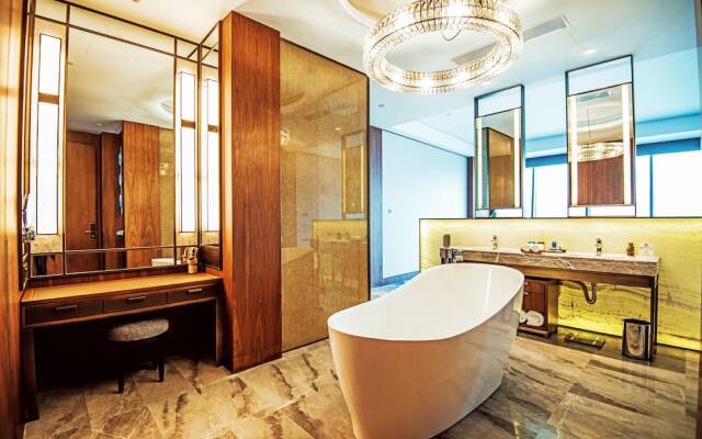 Yading Peninsula Hotel