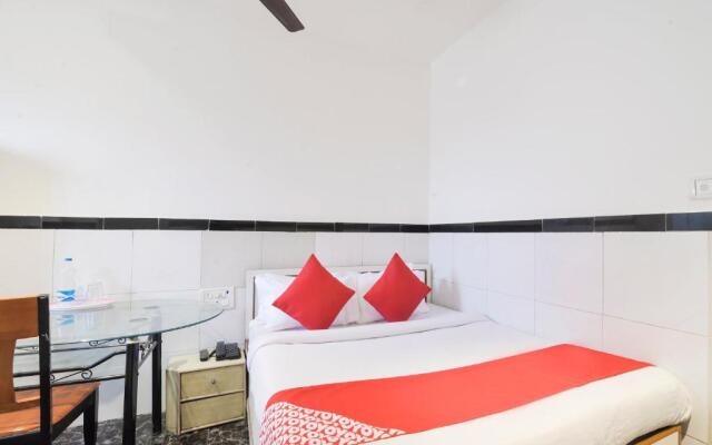 OYO 24337 Akshaya Lodging