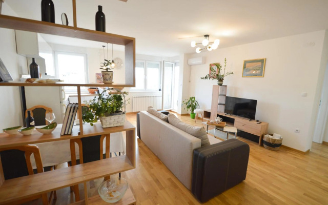 Shine24 - Spacious and bright apartment - NEW