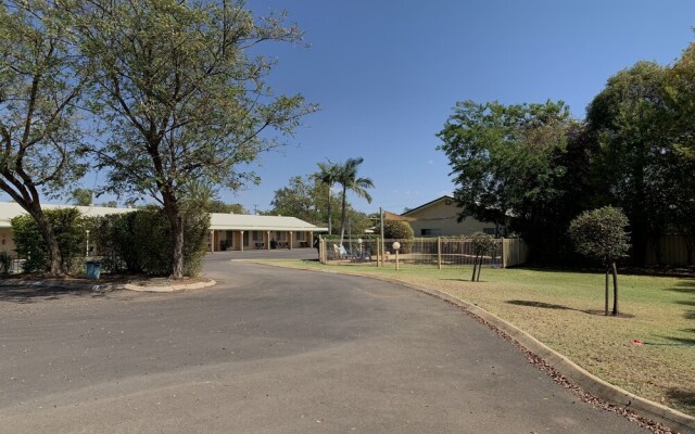 Riverland Motor Inn & River's Restaurant