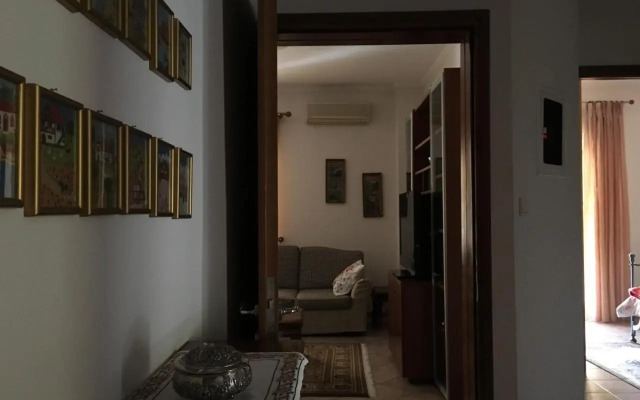 Cozy & Quiet City Apartment