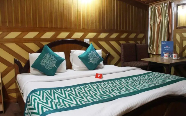Ashok Hotel