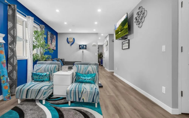 240 Spacious Modern Home w AC