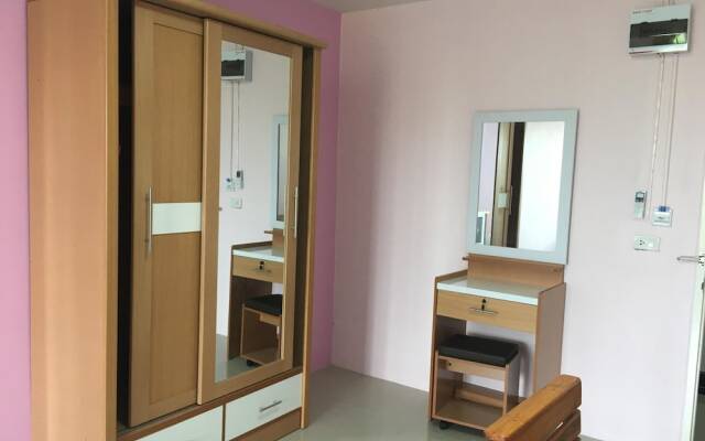 Sutharnlai Apartment