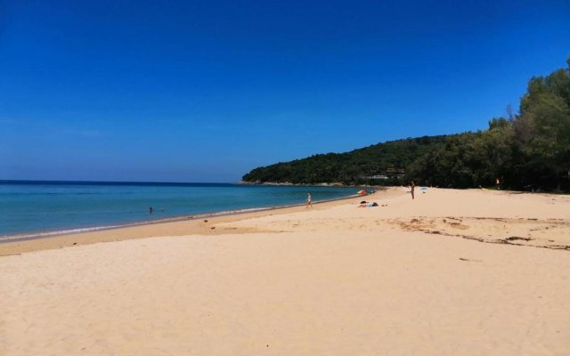 Aromdee @ Naithon Beach