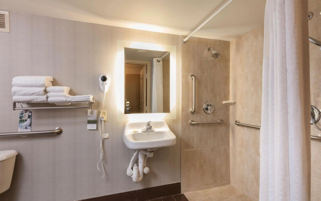 Best Western Plus Strongsville Cleveland