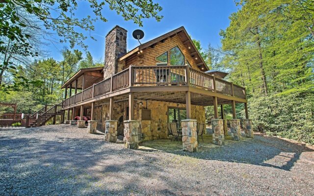 Deluxe Family Cabin With Game Room and Fire Pit!