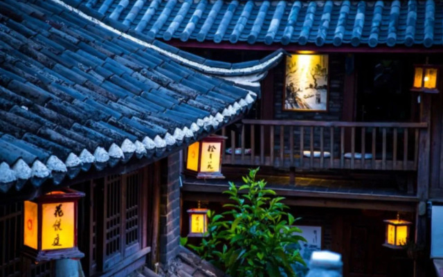 Lijiang Inn Chain Cloud Shore.Liu Chen