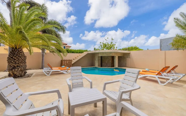 Amazing 4br4ba Villa w Pool Birdsanctuary Views