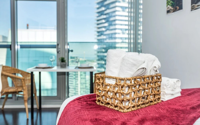 50+ Floor View of Lake-shore Executive Stay