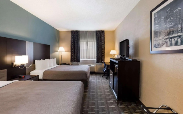 Quality Inn Galesburg near US Highway 34 and I-74