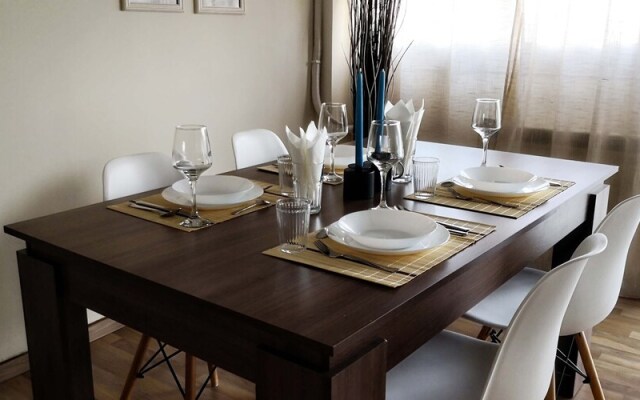 The Bridge-House Apartment