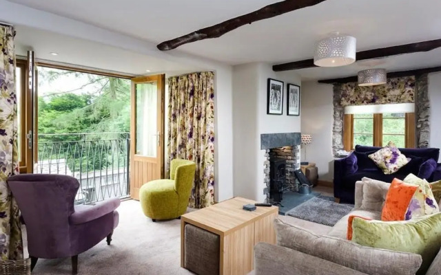 The Cosy Peacock