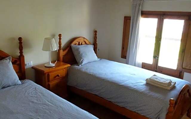 Les Magranes Bed & Breakfast