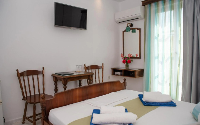 Adonis Hotel Naxos