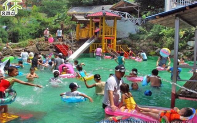 Sacheon Baegunimeomuneungot Pension