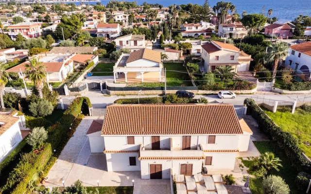 Villetta al Mare Della Fanusa by Wonderful Italy