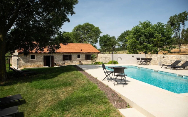 The Poolside Stone House in Bale