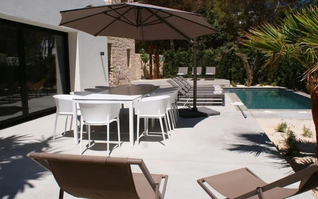 Charming Villa With sea Views