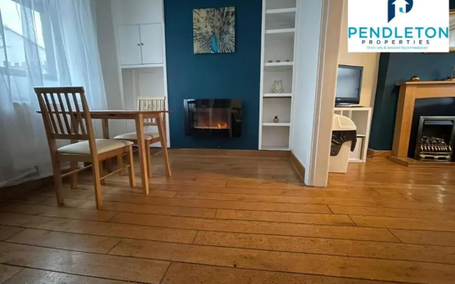 Cosy 2 bed property Contractor and Leisure Stays