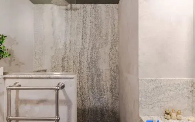 The Italian Collection - Soho - by Frankie