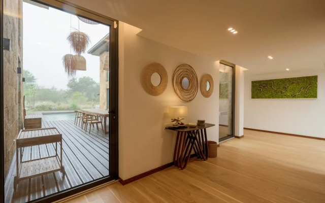 Troya Regal Villa By Cadenzalux