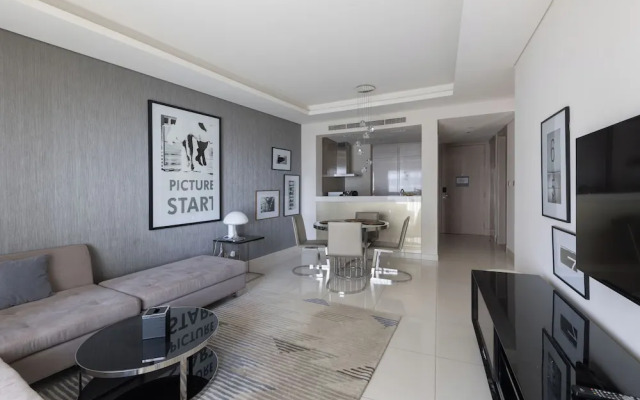 Cozy 1BR with balcony Damac Towers