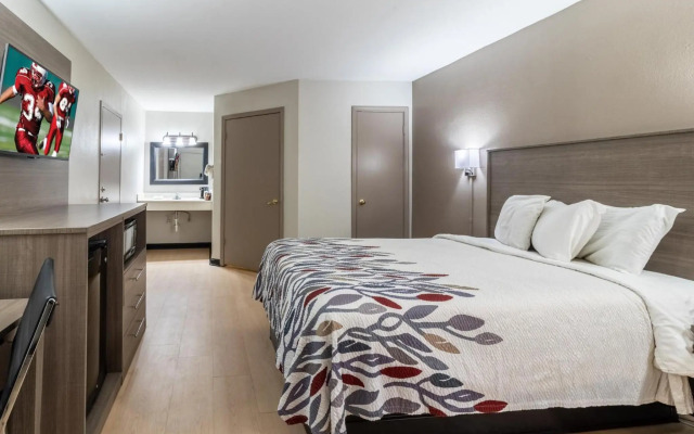 Red Roof Inn & Suites Jackson, TN