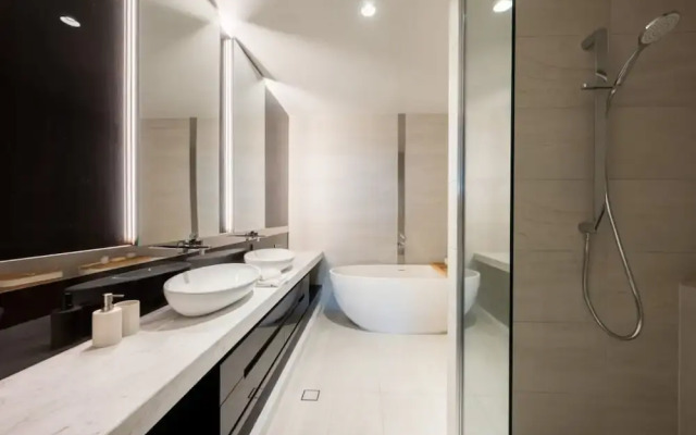 Luxury Melbourne With Albert Park Views