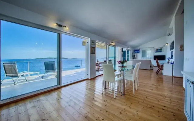 Seaview Suite Lissa