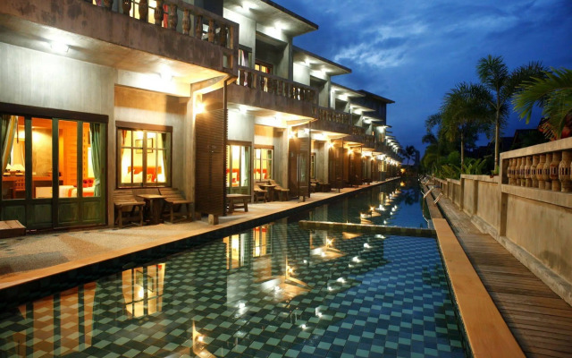 See Through Boutique Resort