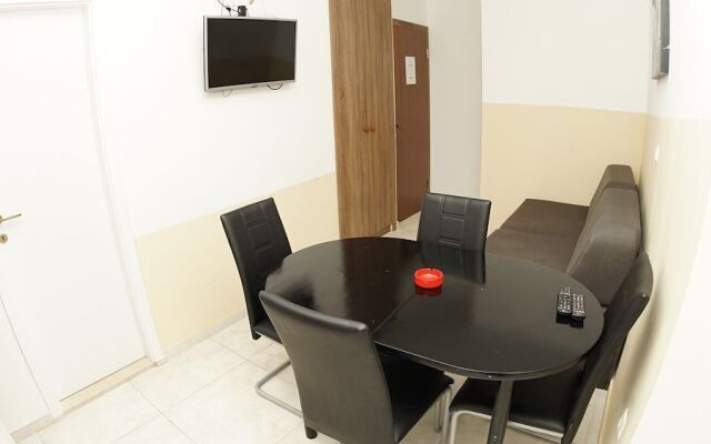 Inviting Apartment 7 Sleeps 4 Guests