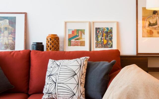 Amazing City Center 2 bdr flat!