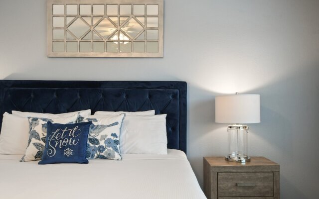 Lakeview 6BR Cozy Home Pool/spa,steps to Waterpark