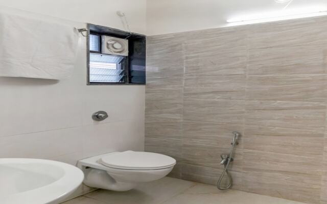 OYO 12053 Hotel Shri Govind