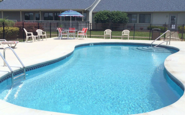 Quality Inn Austintown - Youngstown West