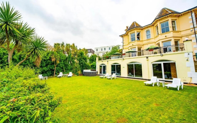 Crofton House Hotel