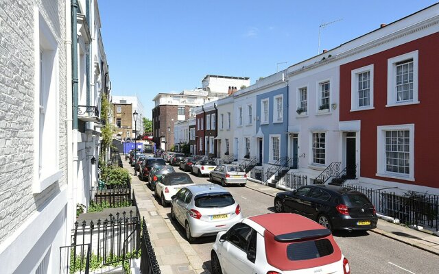 Stylish 2BR Home in Notting Hill