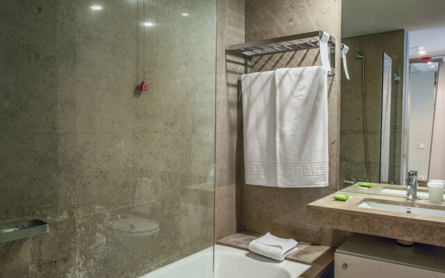 Aqualuz Troia Rio by The Editory