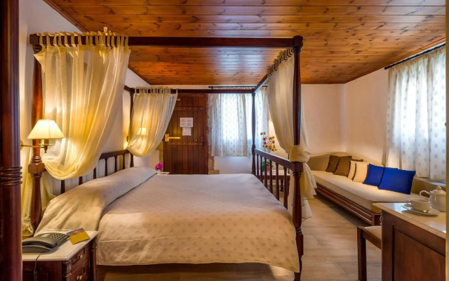 Spilia Village Hotel & Villas