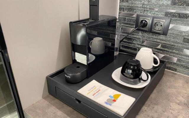 Noir Silvery Apartman