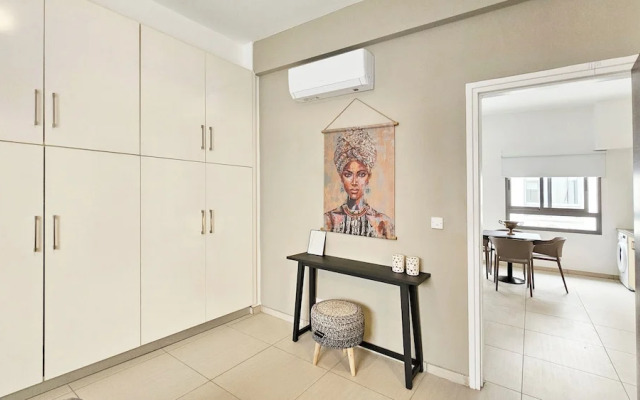 Phaedrus Living Ledras Residences 103