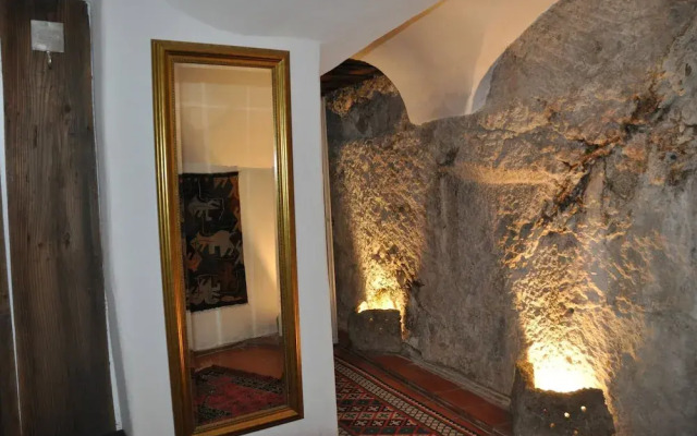 Romantic,central Situated 75m2 Flat