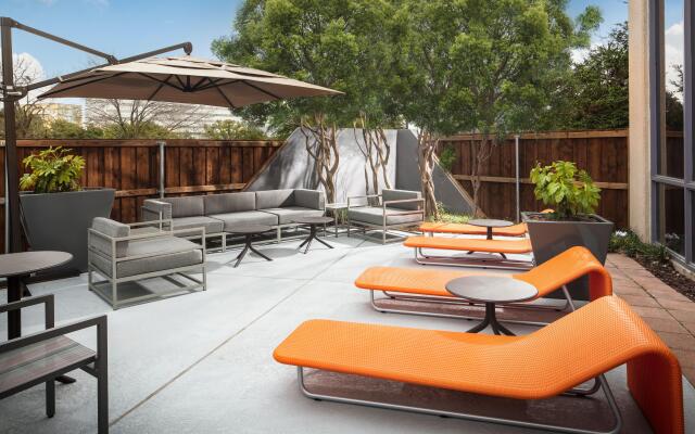 Crowne Plaza Dallas Market Ctr - Love Field by IHG