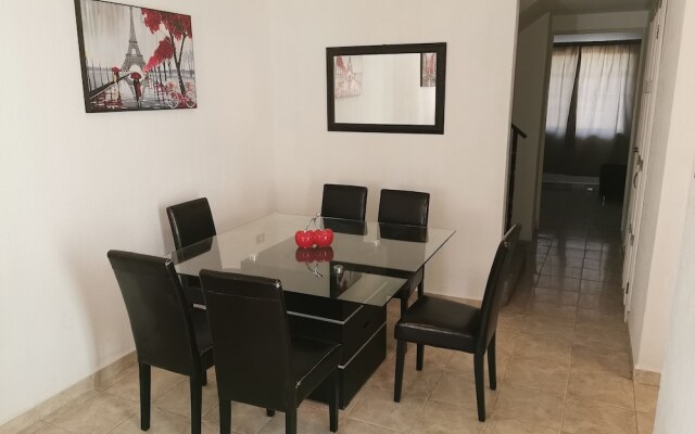 Comfortable House With Excellent Location Come to Gomez