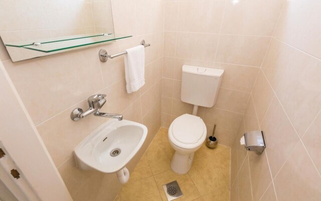 Amazing Home in Klenovica With Wifi and 3 Bedrooms
