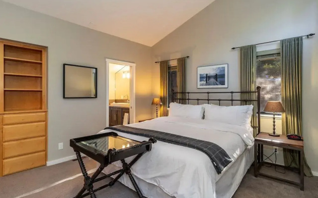 Archie's Bungalow by Tahoe Mountain Properties