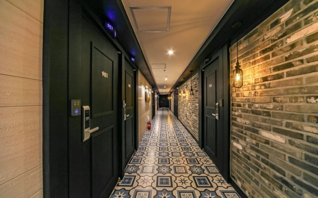 Changwon Sangnam-dong Hotel Chris B
