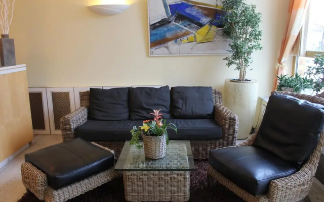 Mimosa Hotel