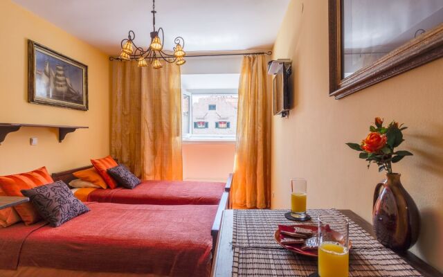 MAIN CENTRAL SQUARE guest house